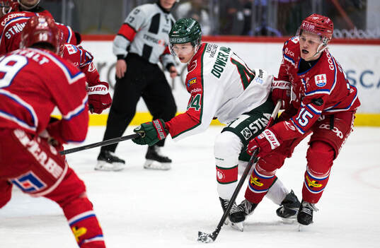 Frölundas Noah Dower Nilsson och Timrås Olle Därth