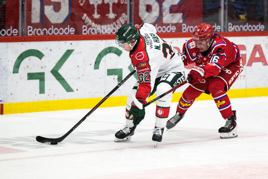 Frölundas Noah Hasa och Timrås Lukas Pilö