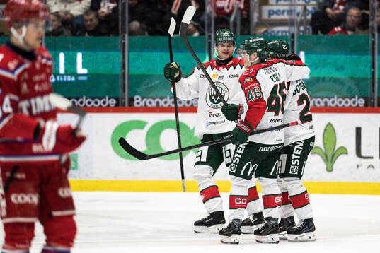Frölundas Arttu Ruotsalainen jublar