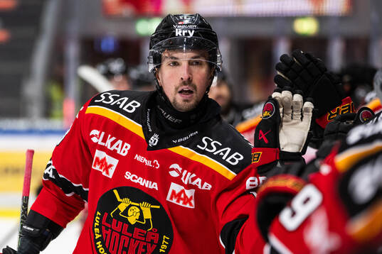 Luleås Eetu Koivistoinen jublar