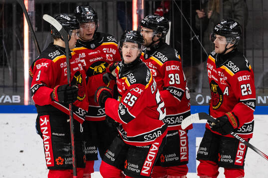 Luleås Filip Eriksson jublar
