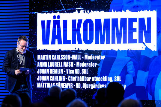 Moderator Martin Carlsson-Wall, professor i redovisning och