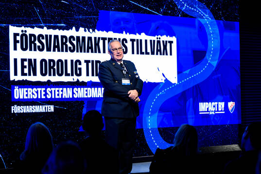 Överste Stefan Smedman, Försvarsmakten