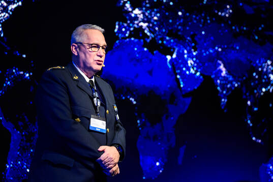 Överste Stefan Smedman, Försvarsmakten