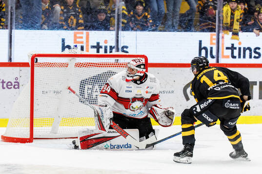 Skellefteås Andreas Johnson gör 3-1 på Malmö Redhawks