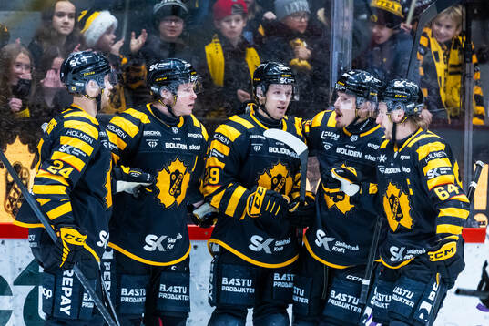 Skellefteås Mikkel Aagaard jublar