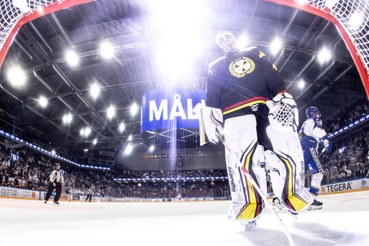 Brynäs målvakt Damian Clara deppar