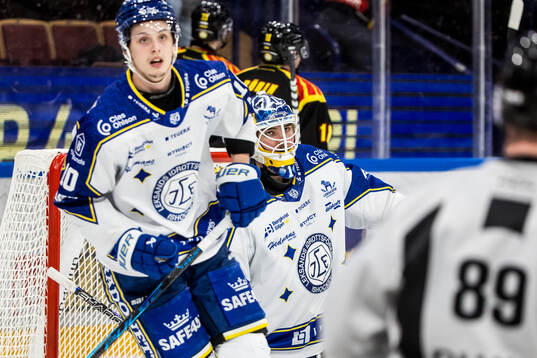Leksands målvakt Marcus Gidlöf deppar