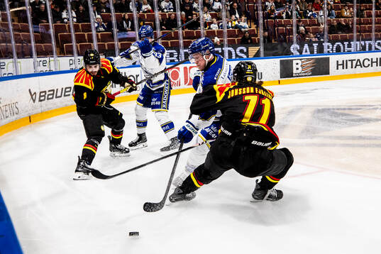 Brynäs Bobby Trivigno och Leksands Olle Strandell och