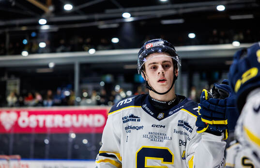 Södertäljes Filip Holst jublar