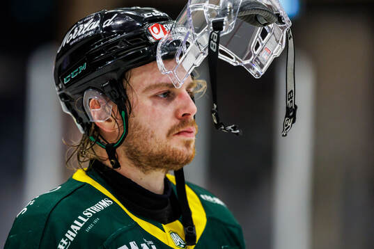 Östersunds Daniel Öhrn deppar