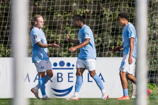 Arnor Sigurdsson and Emmanuel Ekong of Malmö FF celebrates