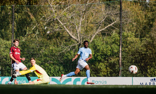 Emmanuel Ekong of Malmö FF scores the 0-1 goal against