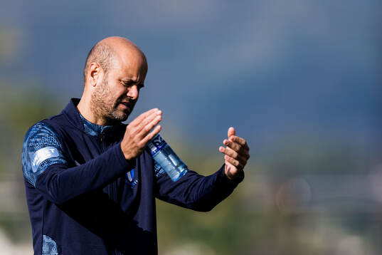 Head coach Miguel Angel Ramirez of Malmö FF looks dejected