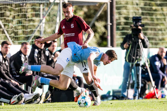 Matej Rynes of Sparta Prag and Vicente Ponnert Hidalgo of