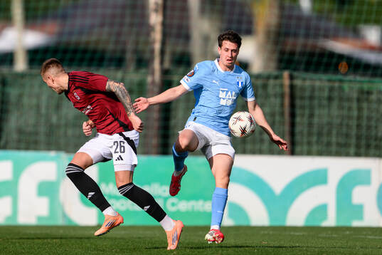 Patrik Vydra of Sparta Prag and Kenan Busuladzic of Malmö