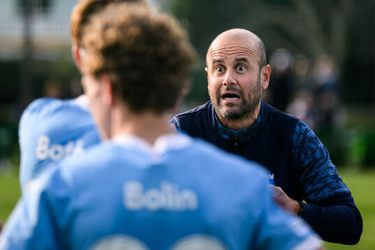 Head coach Miguel Angel Ramirez of Malmö FF talks with the