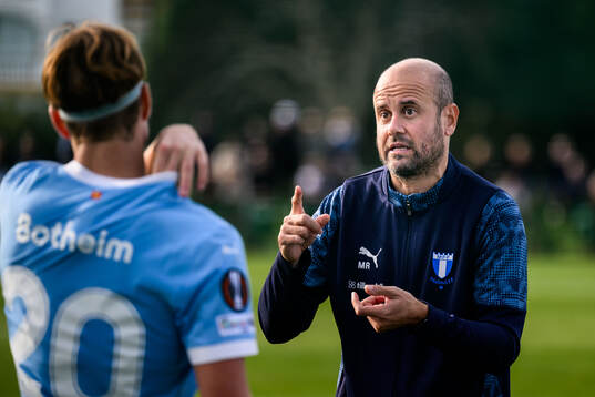 Head coach Miguel Angel Ramirez of Malmö FF talks with