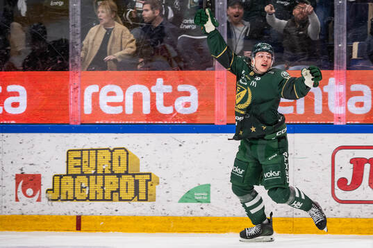 Färjestads Jack Berglund jublar