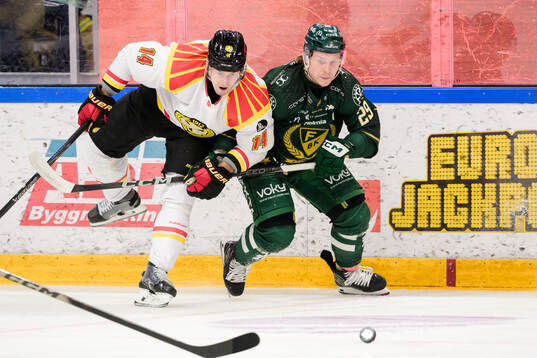 Brynäs Robert Hägg och Färjestads Oskar Steen
