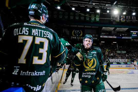 Färjestads Albert Wikman jublar