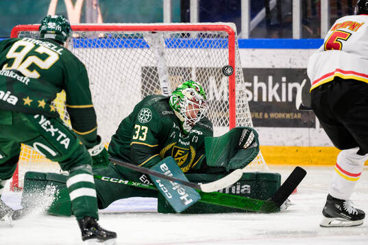 Färjestads målvakt Emil Larmi