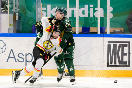 Brynäs Bobby Trivigno och Färjestads Oskar Steen