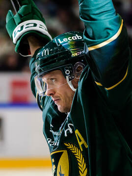 Färjestads Magnus Nygren jublar