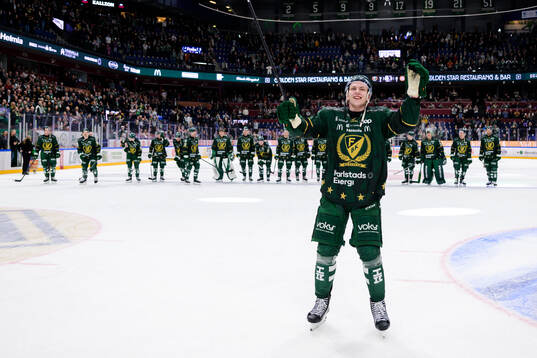 Färjestads Jack Berglund jublar