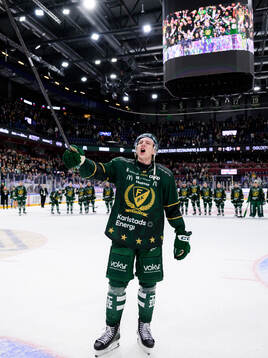Färjestads Jack Berglund jublar