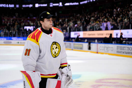 Brynäs målvakt Erik Källgren deppar