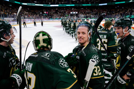 Färjestads Magnus Nygren jublar