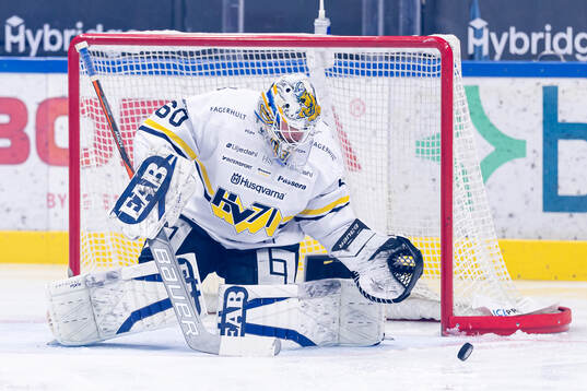 HV71s målvakt Felix Sandström