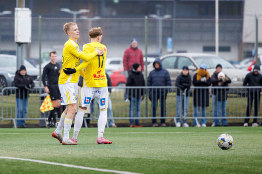 Falkenbergs Victor Andersson jublar