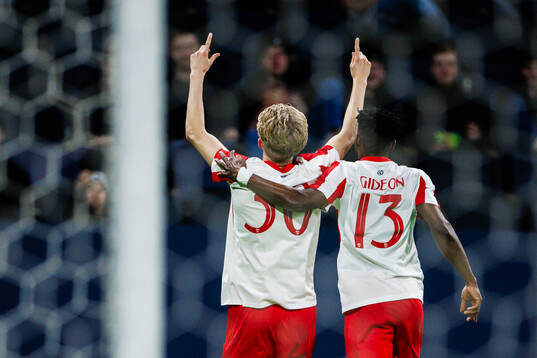 Degerfors Olle Leonardsson jublar med Yiriyon Gideon