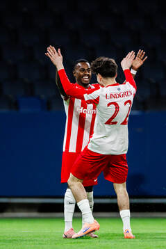Degerfors Nahom Netabay jublar med Alexander Lindgren