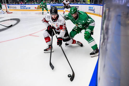 Malmö Redhawks Janne Kuokkanen och Rögles Calvin De Haan