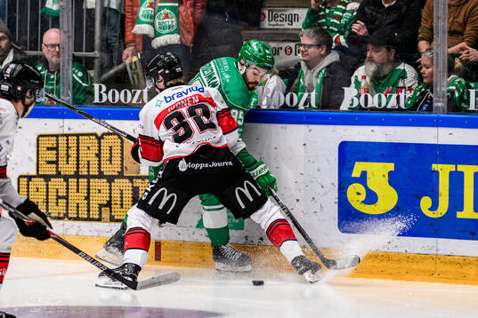 Malmö Redhawks Joona Ikonen och Rögles Mark Friedman
