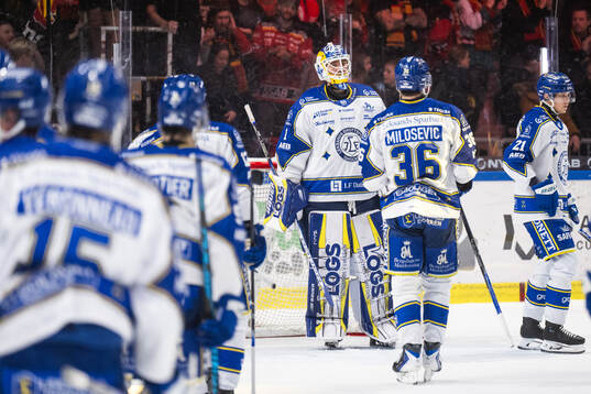 Leksands målvakt Marcus Gidlöf deppar