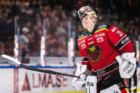 Luleås målvakt Matteus Ward jublar