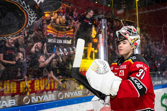 Luleås målvakt Matteus Ward jublar