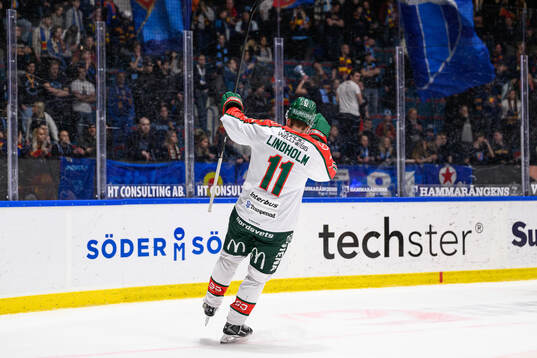 Frölundas Max Lindholm jublar