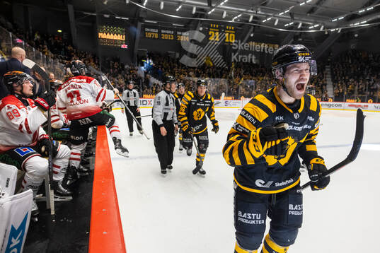 Skellefteås Oscar Lindberg jublar
