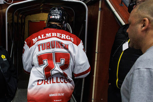 Örebros Teemu Turunen har ont