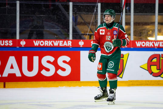 Max Friberg of Frölunda looks dejected