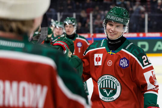 Isac Heens of Frölunda celebrates