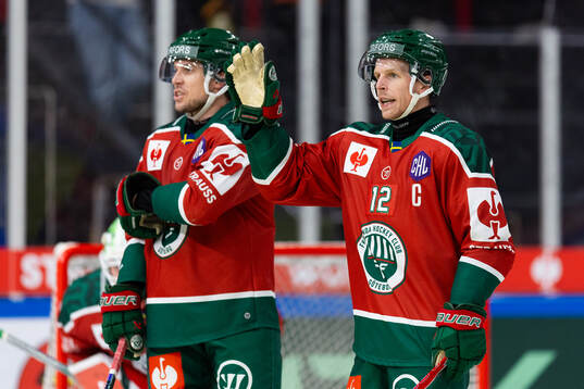 Henrik Tömmernes and Max Friberg of Frölunda