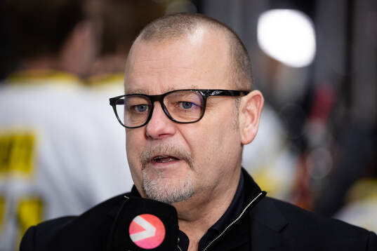 Head coach Niklas Gällstedt of Brynäs
