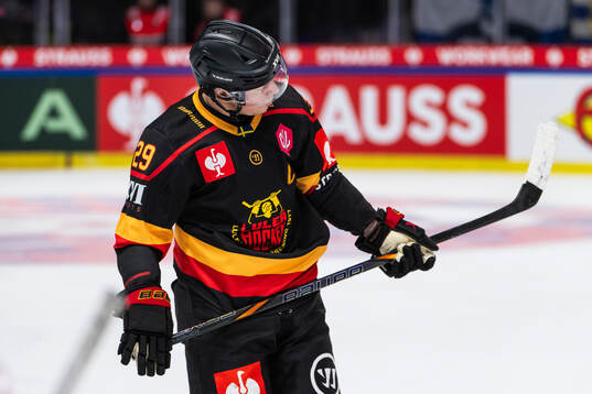 Erik Gustafsson of Luleå looks dejected