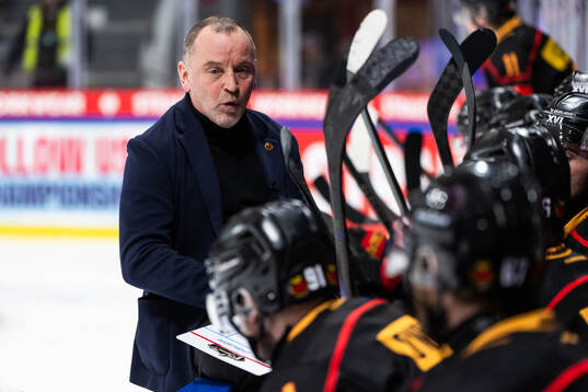 Coach Thomas Berglund of Luleå